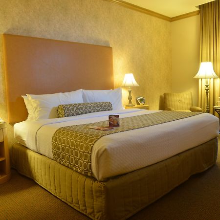 คราวน์ พลาซา ตอเรออง Hotel โทร์เรออน ภายนอก รูปภาพ