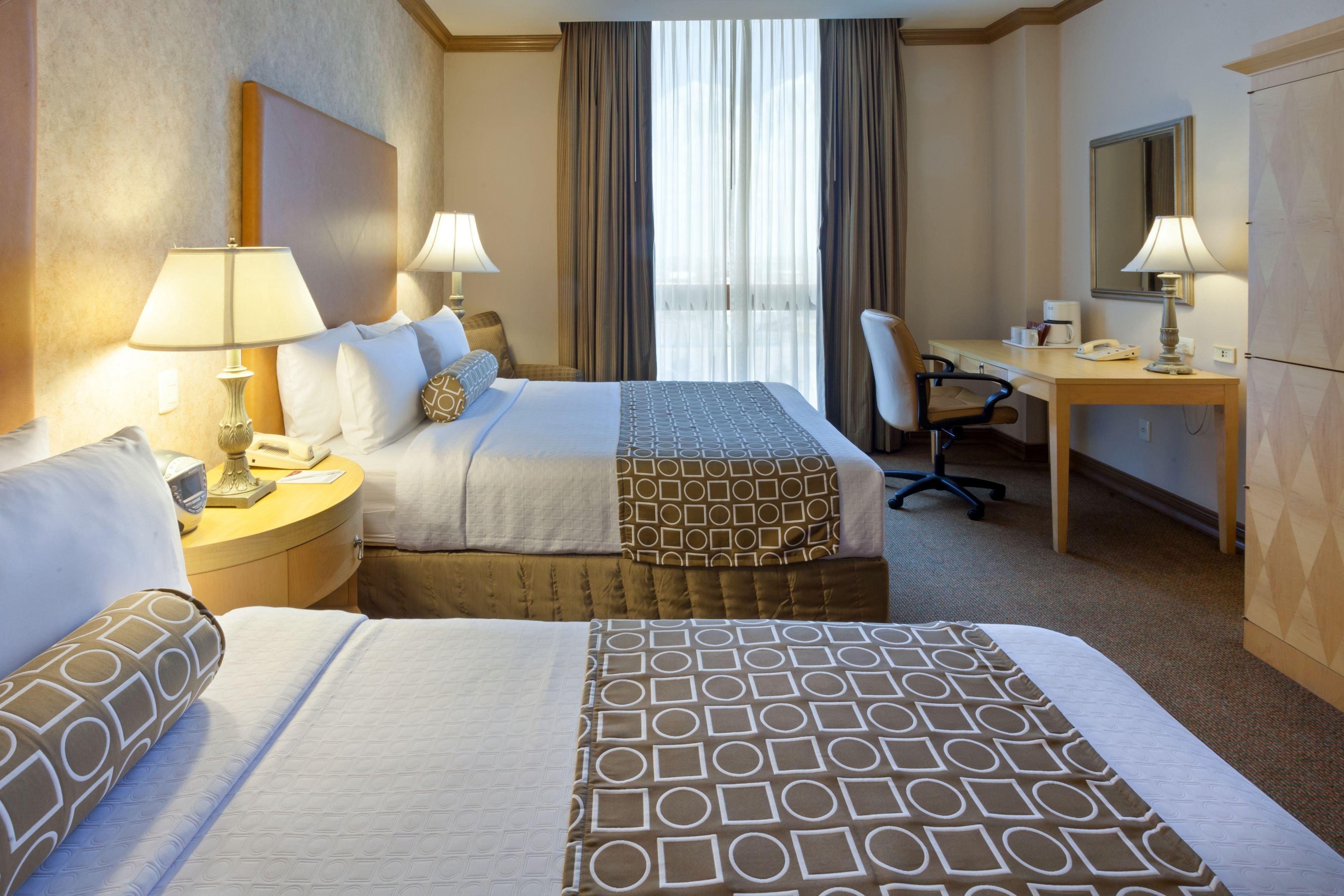 คราวน์ พลาซา ตอเรออง Hotel โทร์เรออน ภายนอก รูปภาพ