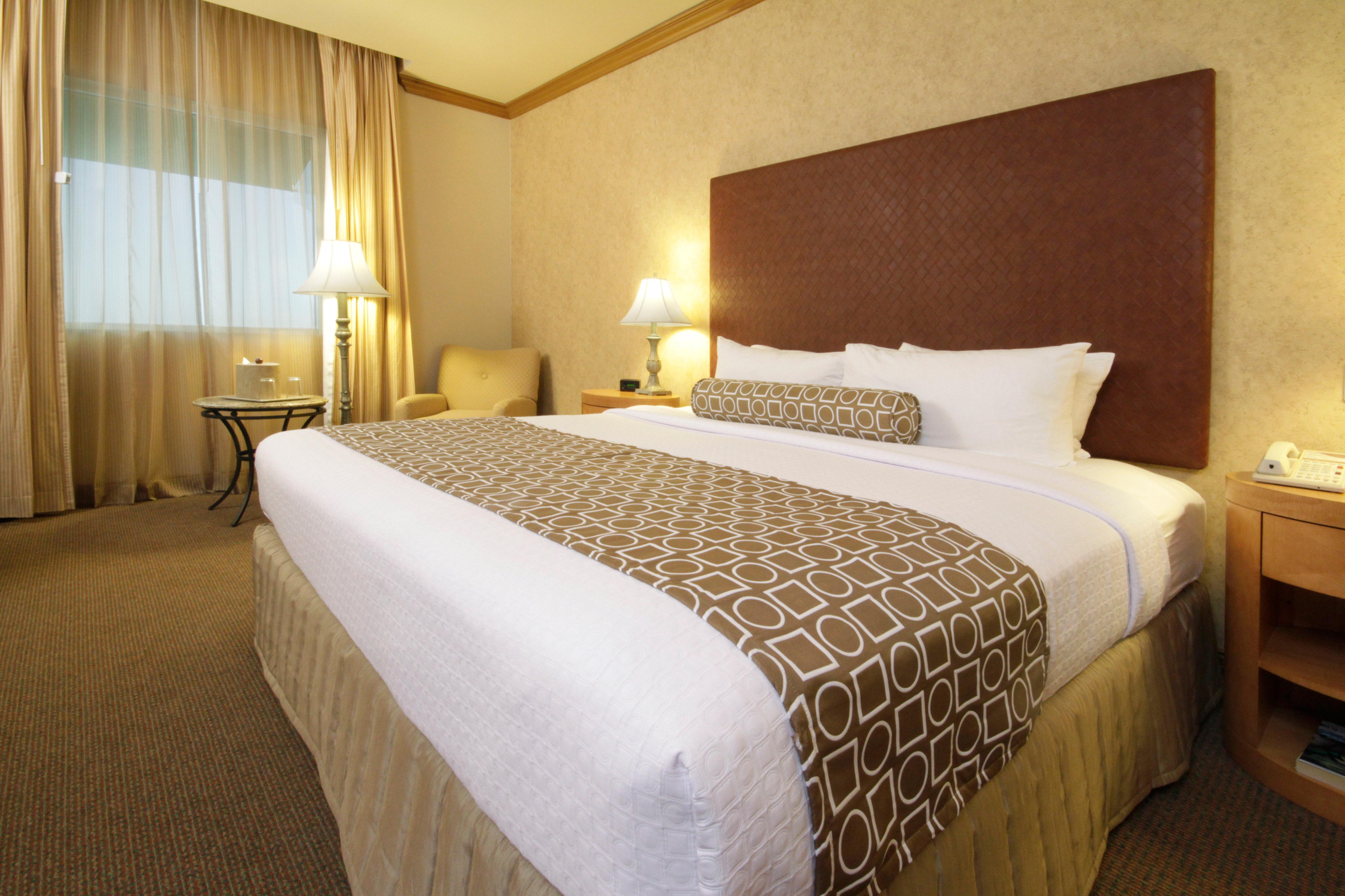 คราวน์ พลาซา ตอเรออง Hotel โทร์เรออน ภายนอก รูปภาพ