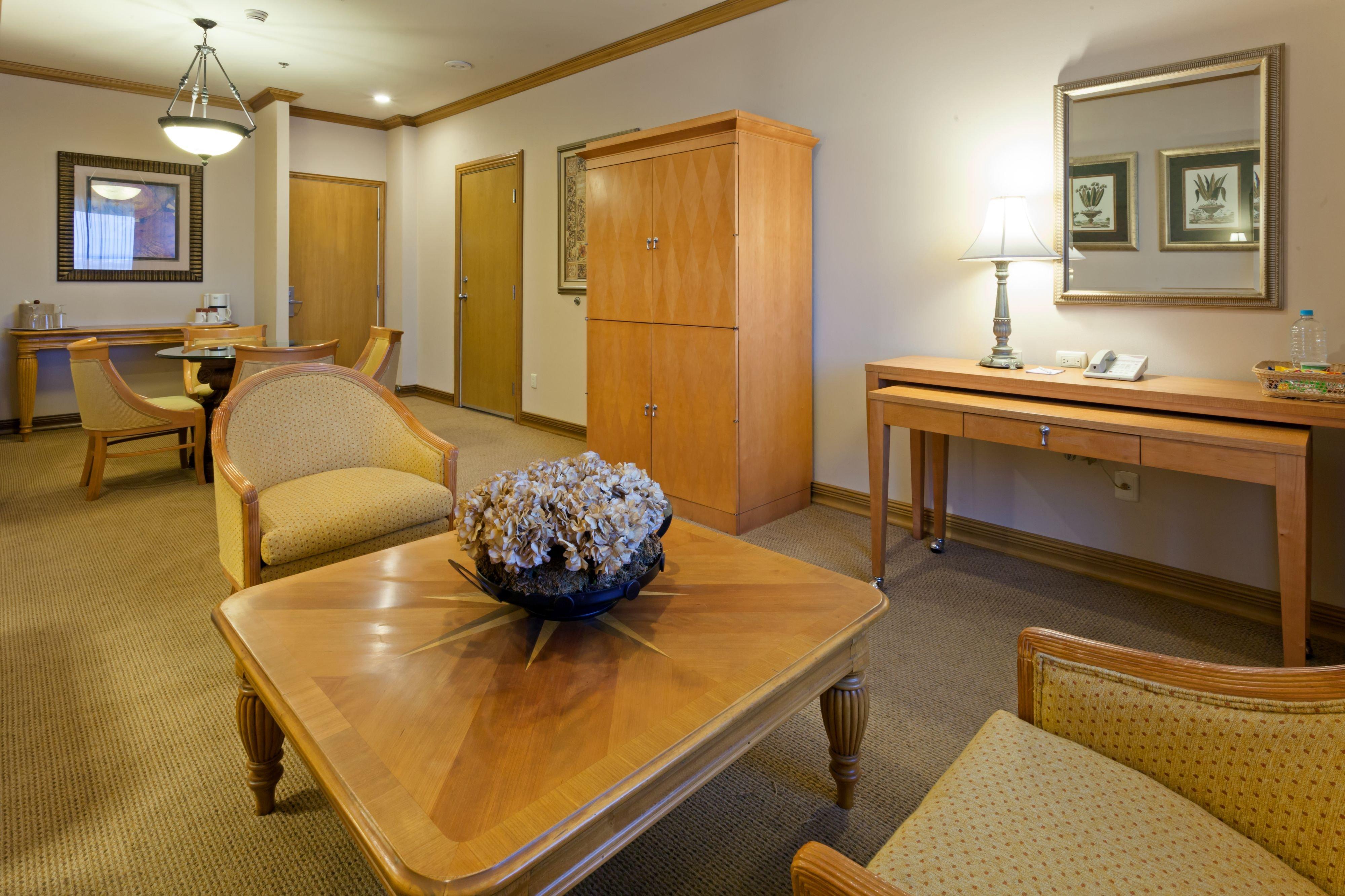 คราวน์ พลาซา ตอเรออง Hotel โทร์เรออน ภายนอก รูปภาพ
