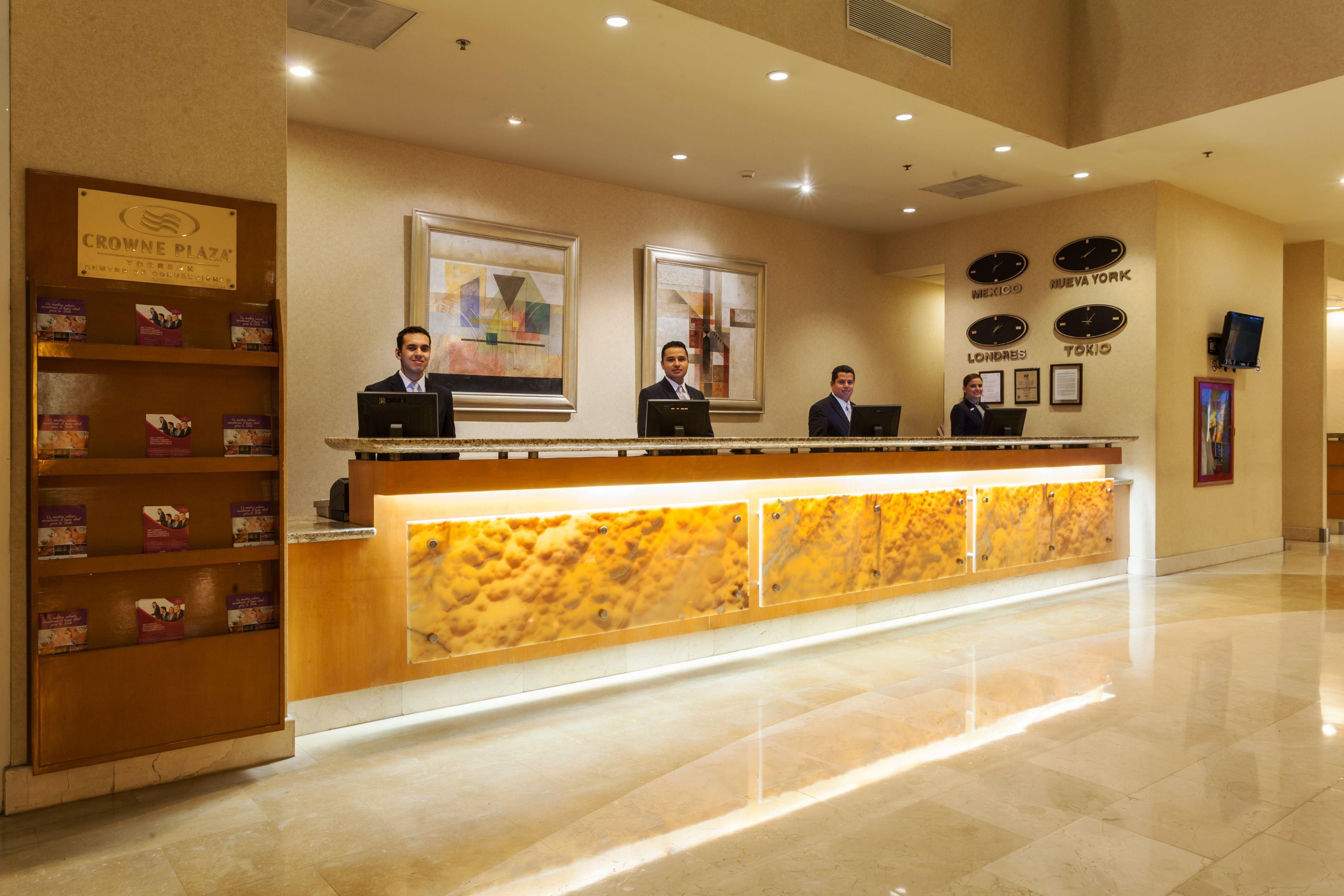 คราวน์ พลาซา ตอเรออง Hotel โทร์เรออน ภายนอก รูปภาพ