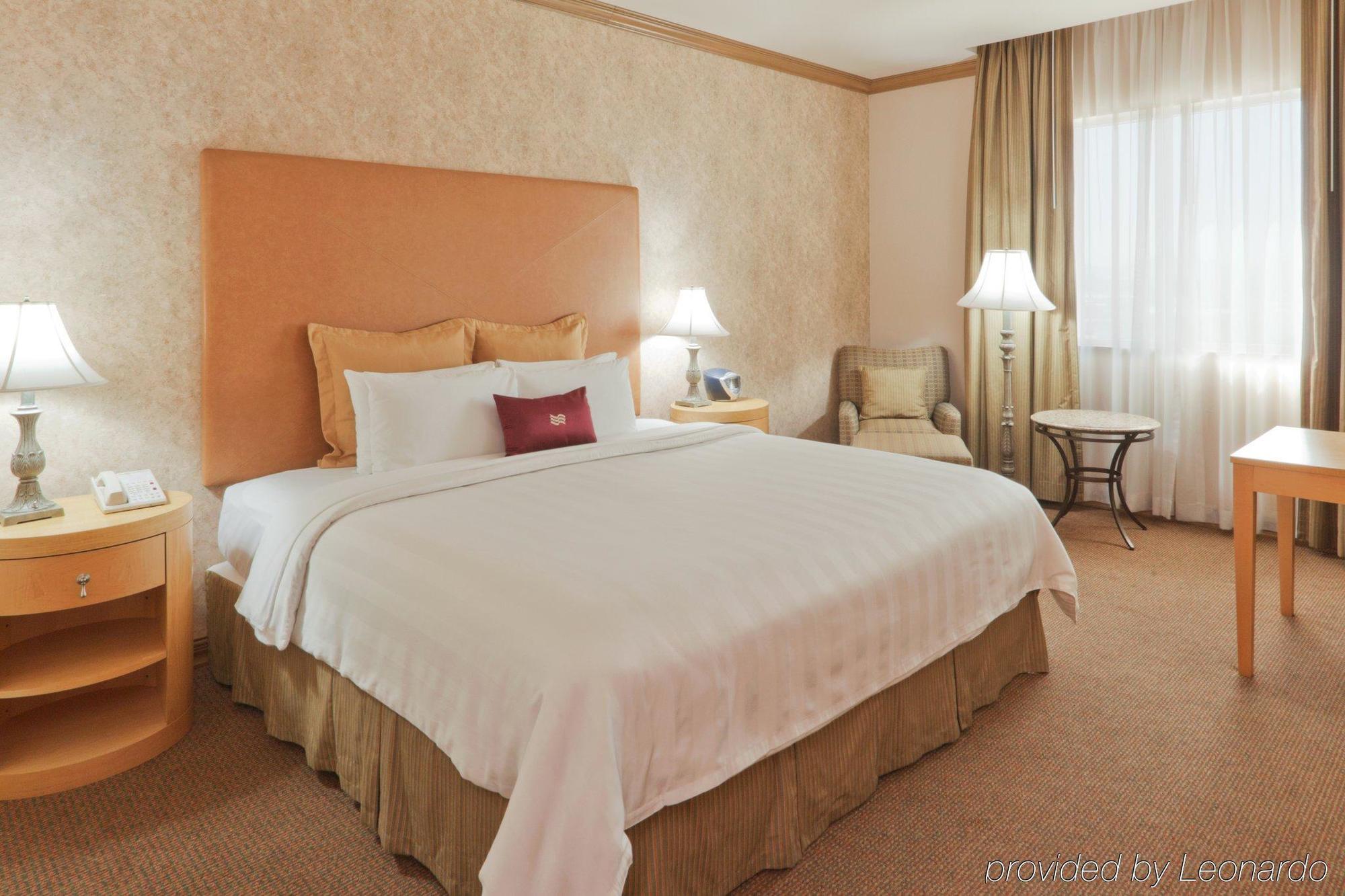 คราวน์ พลาซา ตอเรออง Hotel โทร์เรออน ห้อง รูปภาพ